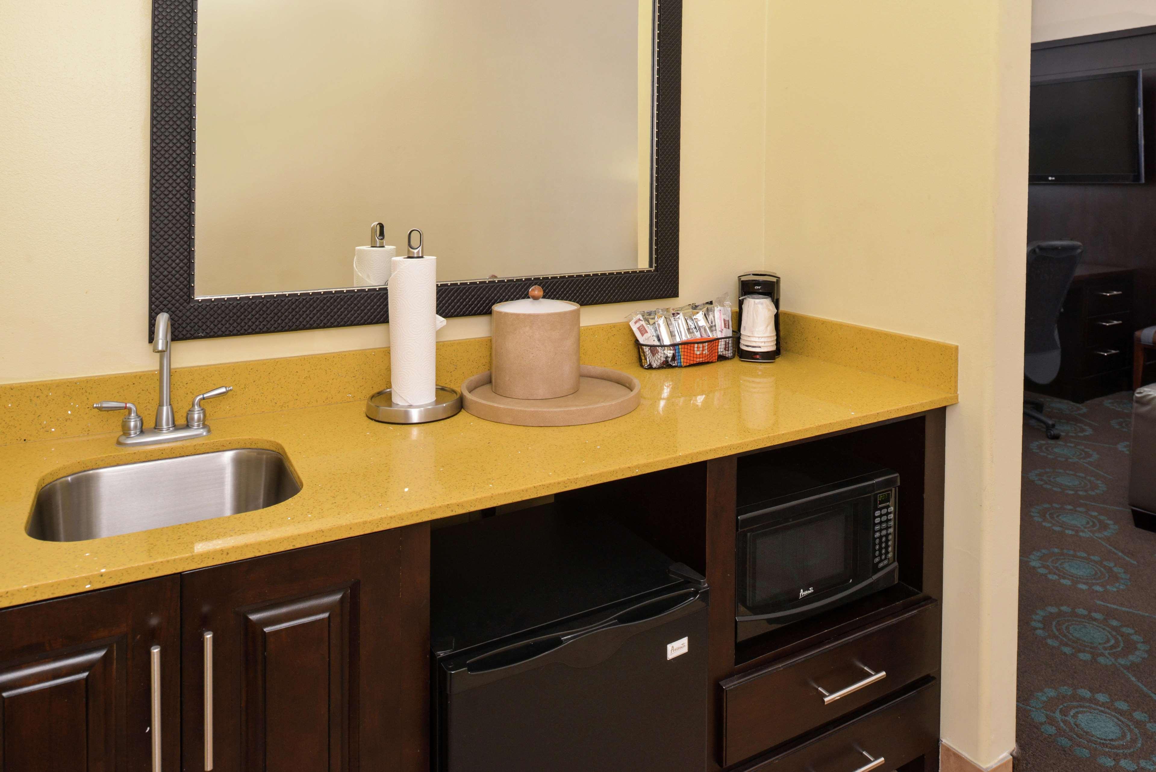 Hampton Inn Beeville Экстерьер фото