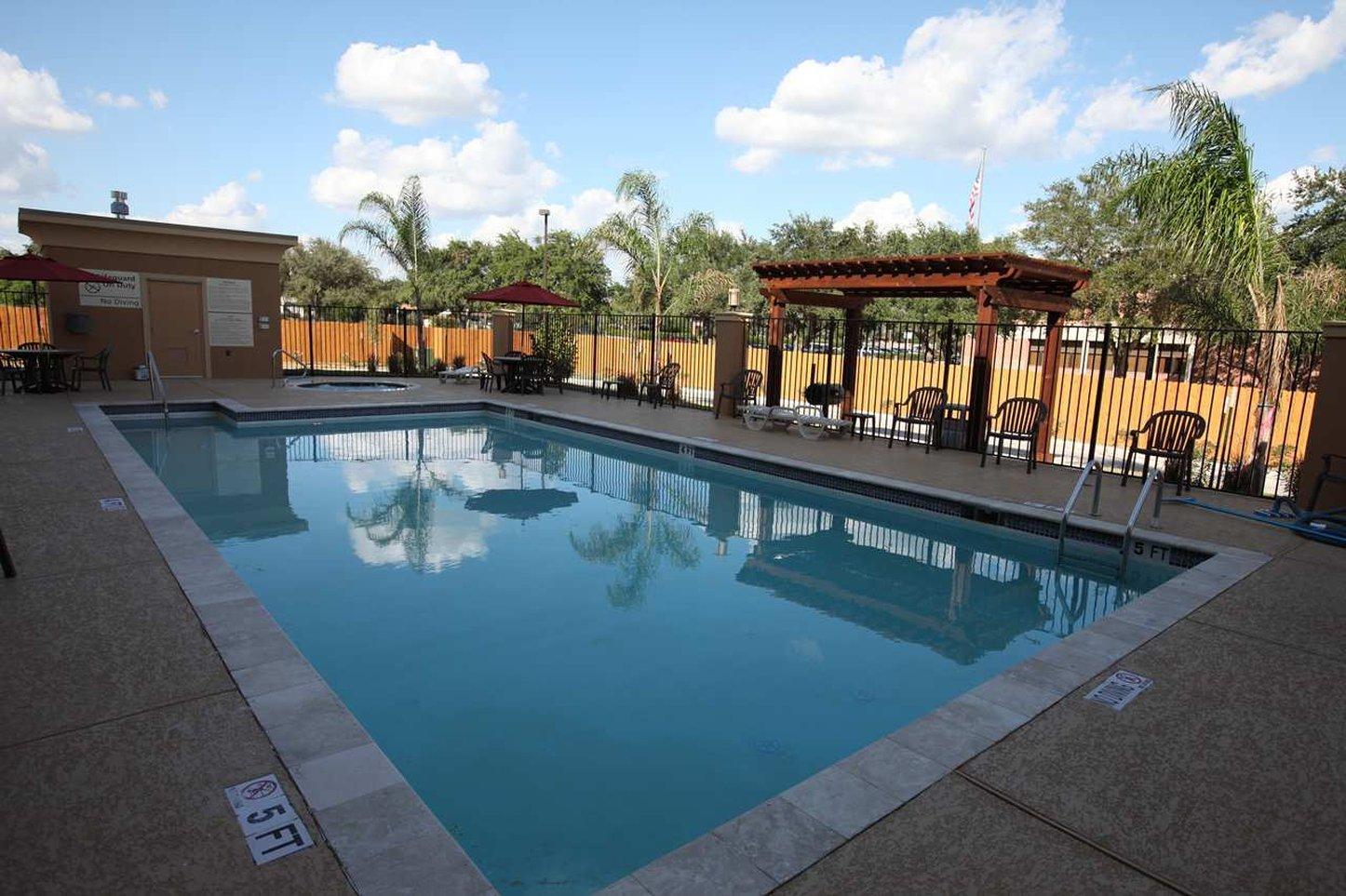 Hampton Inn Beeville Экстерьер фото